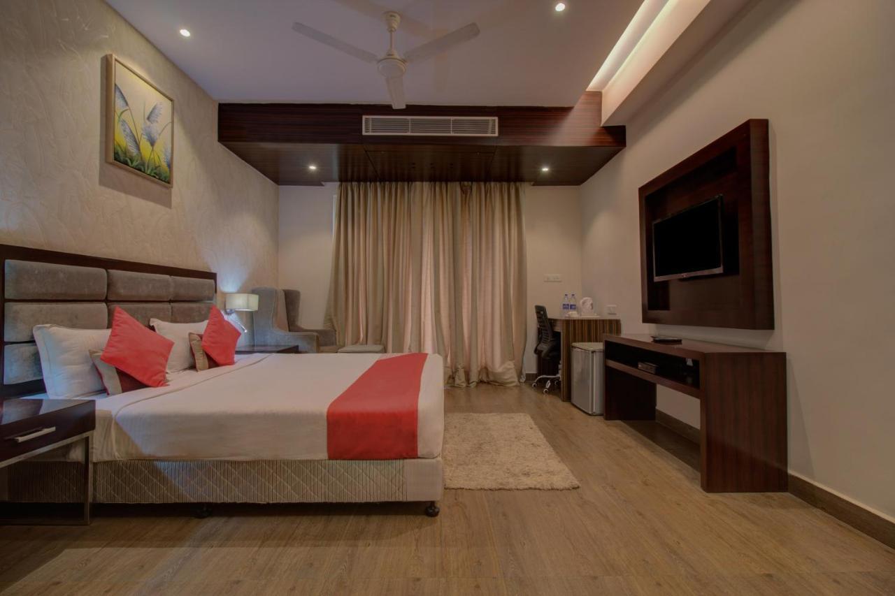 Oyo 3575 The Wave International Hotel Jamshedpur Exterior photo